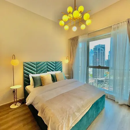 First Class 2Br With Burj Khalifa & Downtown View Дубай Екстер'єр фото