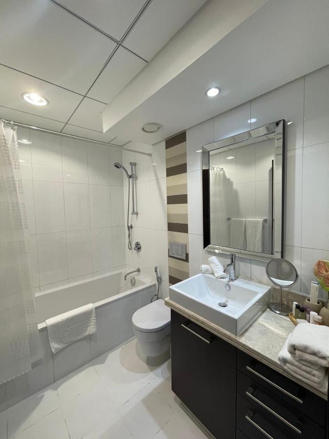 First Class 2br With Burj Khalifa & Downtown View Dubai