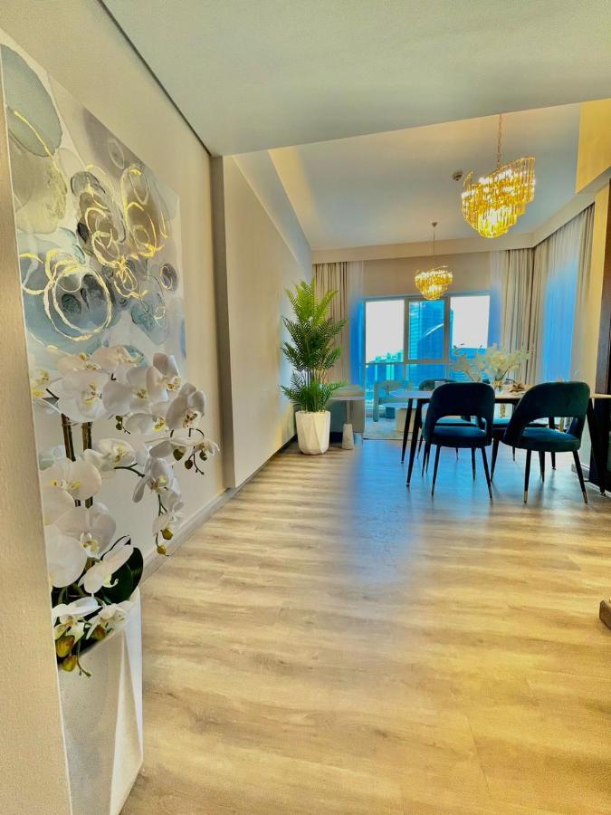Apartment First Class 2br With Burj Khalifa & Downtown View