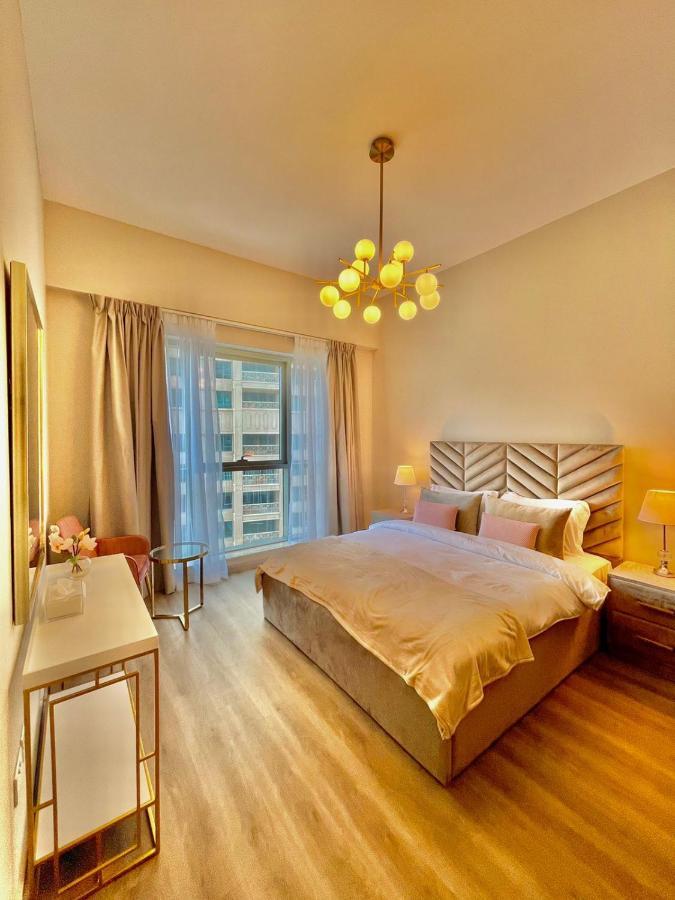 Apartment First Class 2br With Burj Khalifa & Downtown View Dubai