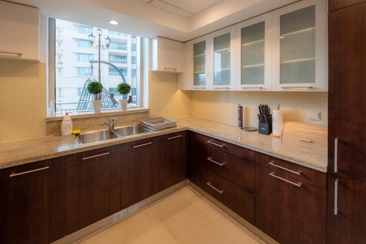 First Class 2br With Burj Khalifa & Downtown View * Dubai