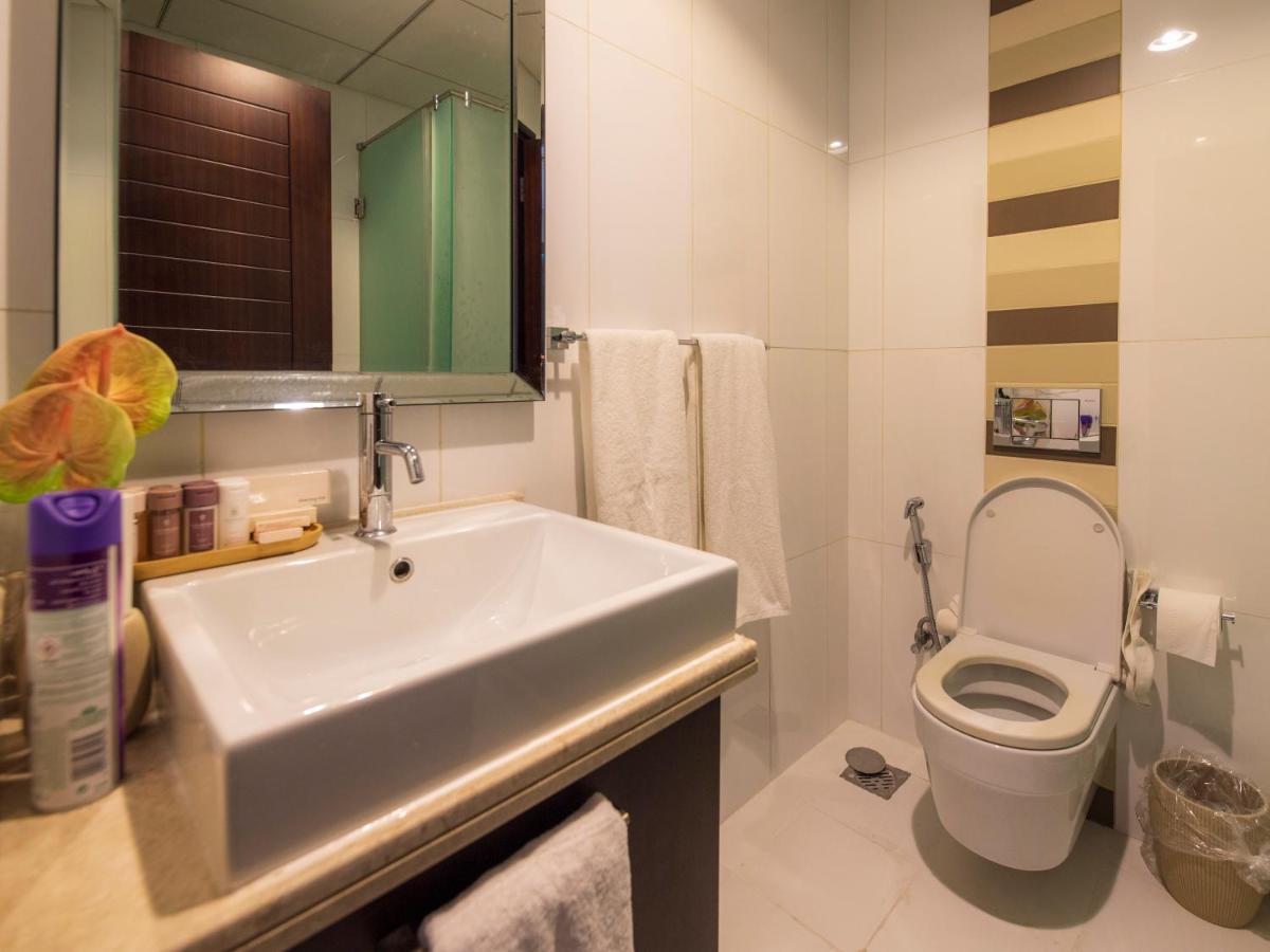 First Class 2br With Burj Khalifa & Downtown View * دبي